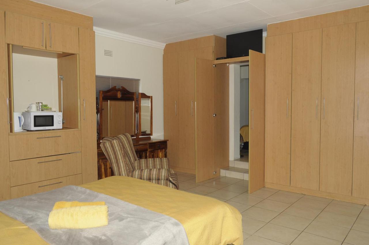 @Home Guest House Rustenburg Dış mekan fotoğraf