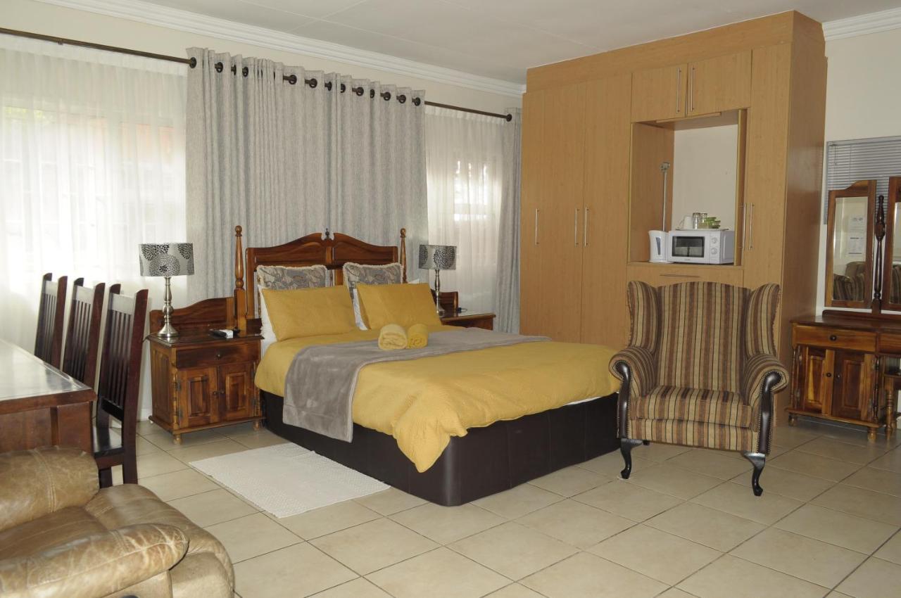 @Home Guest House Rustenburg Dış mekan fotoğraf