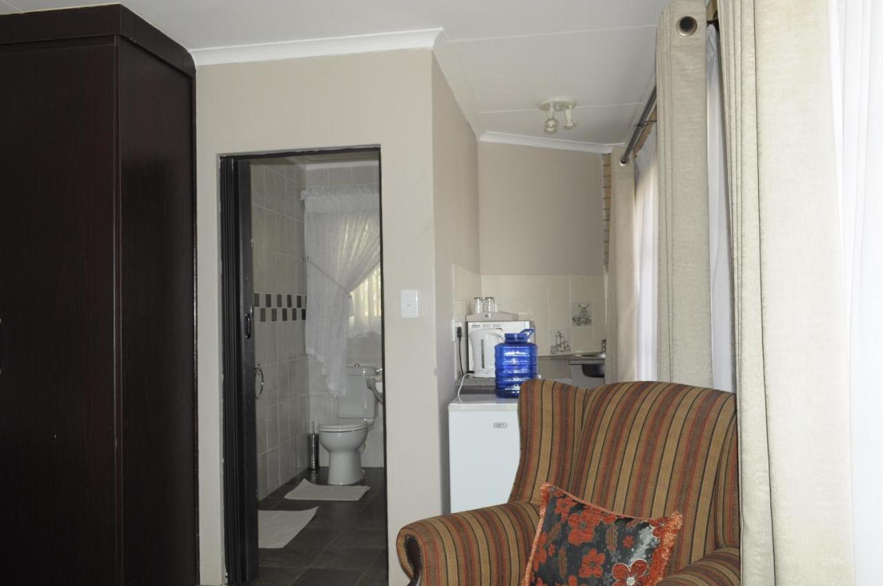 @Home Guest House Rustenburg Dış mekan fotoğraf